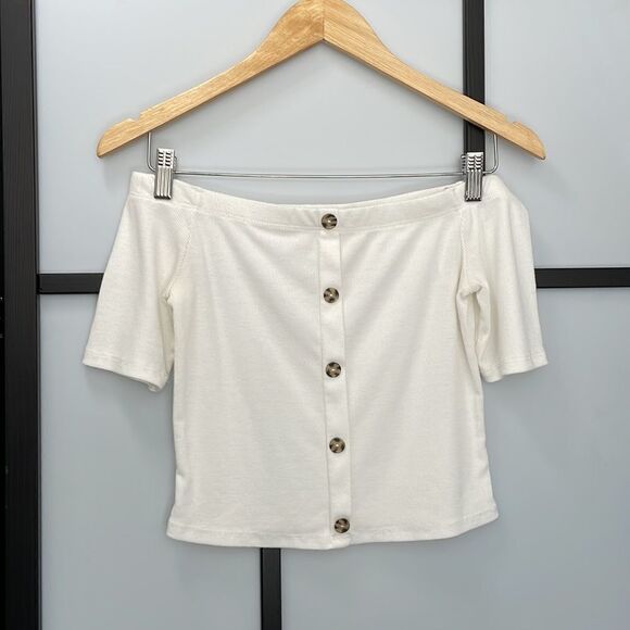 [s] Caution To The Wind Women’s White Boho Chic Off The Shoulder Crop Top - Picture 2 of 8